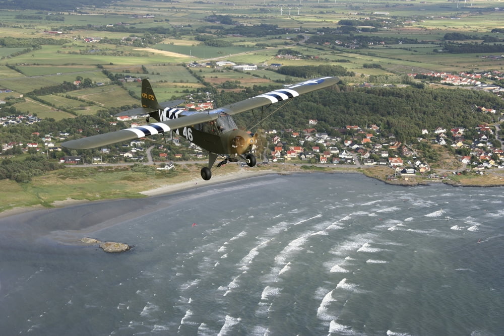Piper L-4 Cub in US Army D-Day colors Canvas Art - Daniel KarlssonStocktrek Images (18 x 12)