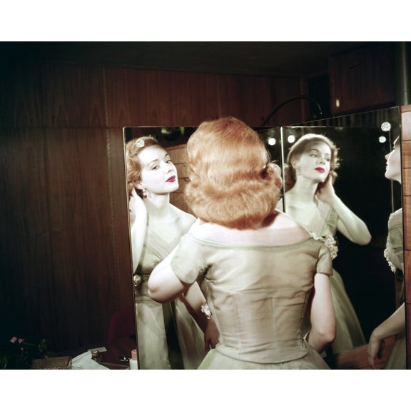 Piper Laurie Rare Candid Looking In Glamour Outfiting Room Mirror 24X36 Classic Hollywood Poster
