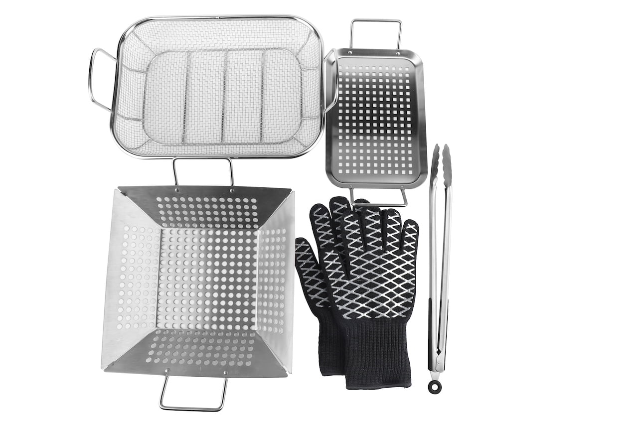 https://i5.walmartimages.com/seo/PitMaster-King-6pc-Grill-Topper-Stainless-Steel-Pan-and-Tray-Set-for-Grilling-with-Tongs-and-932F-Heat-Resistant-Gloves_b6d2d586-6344-4dd9-af00-e3052ce9a619.e68031bffde02cae8d0db3c00a9bed95.jpeg
