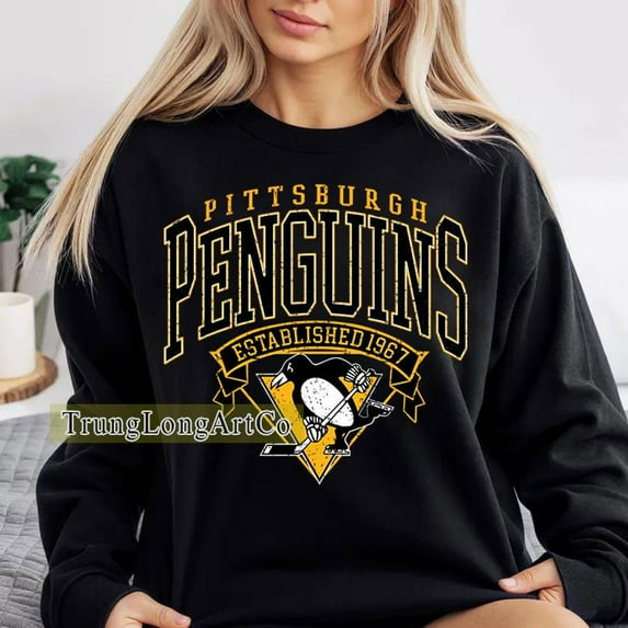 Pittsburgh Hockey Sweatshirt Crewneck, Vintage Penguins shirt, Pittsburgh Hockey Fan shirt, Hockey Tee, Penguins Sweatshirt ,Black Color,Size M