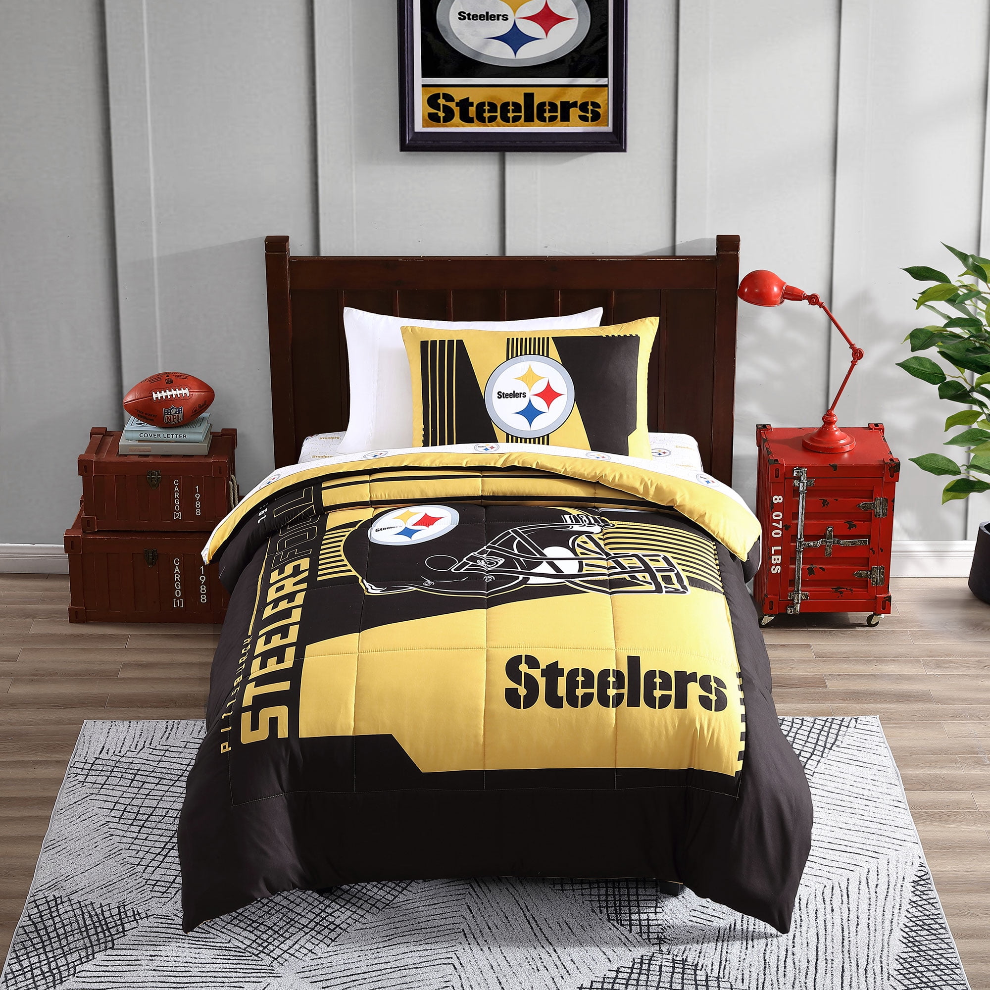 Pittsburgh Steelers Twin Black Microfiber Bed in a Bag Set
