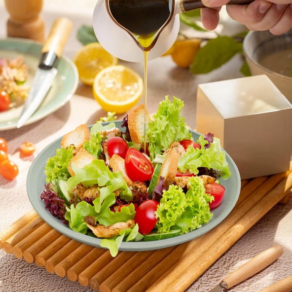 Plastic Dinner Plates Set - Reusable Lightweight Plates for Everyday Meals, Serving Fruit, Dumplings & Cutlery - Dishwasher Safe Kitchen Tableware for Home Dining, Family Use, Parties & Camping