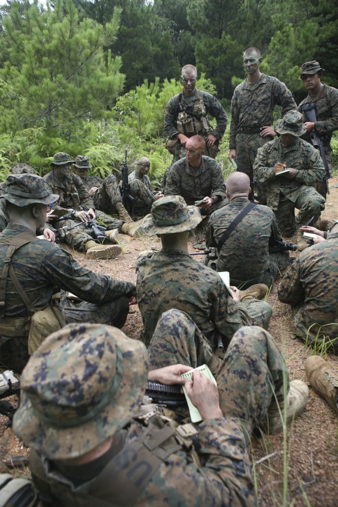Platoon commander instructs Marines before an upcoming deployment Canvas Art - Stocktrek Images (23 x 34)