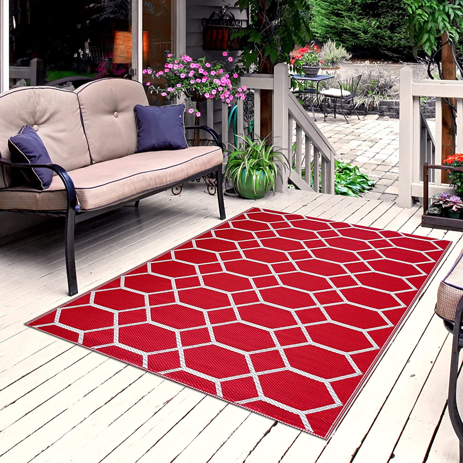 Playa Rug Reversible Indoor/Outdoor 100% Recycled Plastic Floor Mat/Rug - Weather, Water, Stain, Fade and UV Resistant - Miami- Red & White (4'x6')