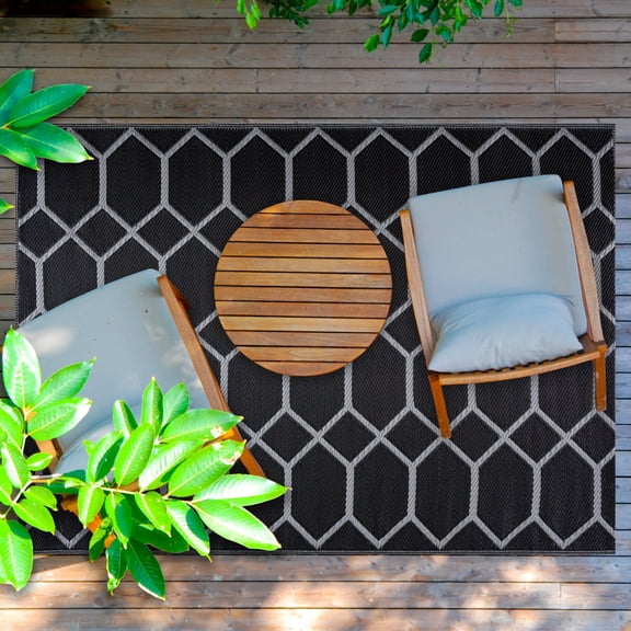 Playa Rug Reversible Indoor/Outdoor Recycled Plastic Floor Mat/Rug - Weather, Water, Stain, Fade and UV Resistant - Miami- Black & Gray (4'x6')