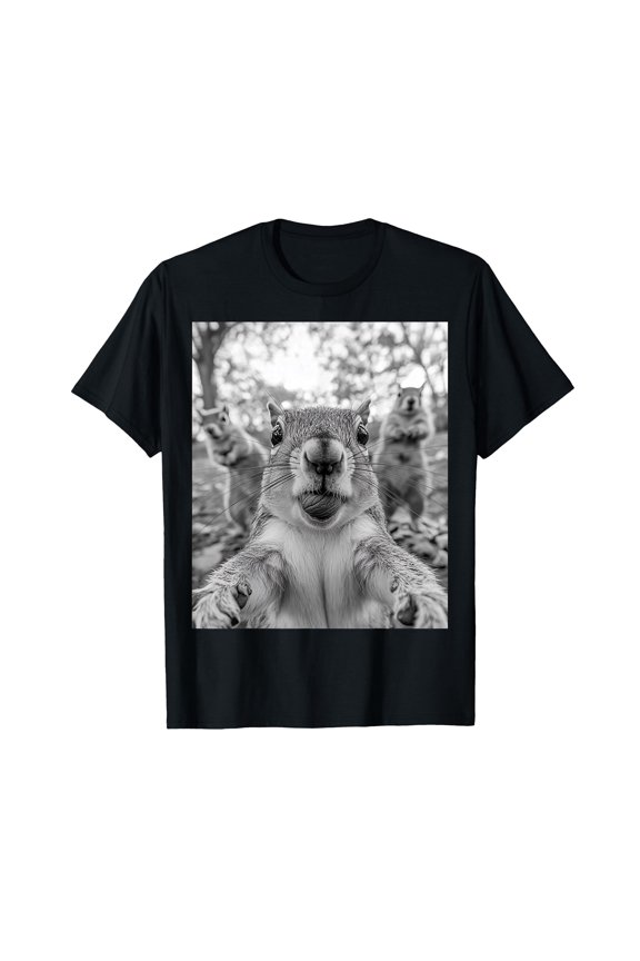 Playful Squirrel Selfie Black T-Shirt for Animal Lovers and Nature Enthusiasts