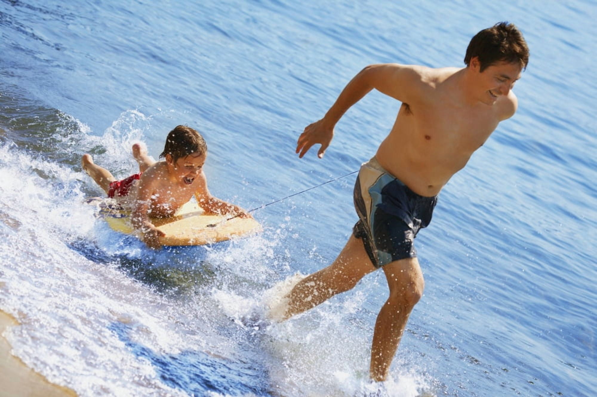 Playing In Water Canvas Art - Don Hammond Design Pics (17 x 11)