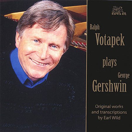 Plays George Gershwin
