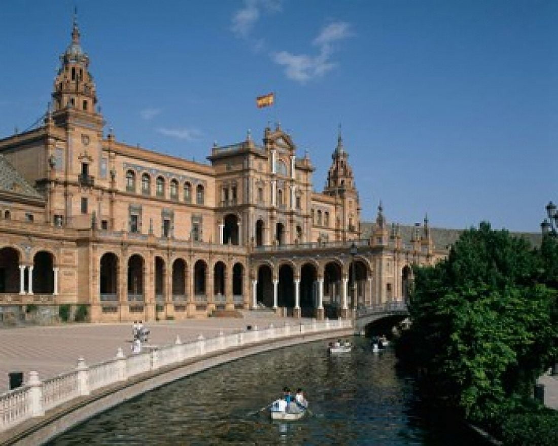 Plaza De Espana Seville Andalusia Spain Canvas Art - Paul Thompson DanitaDelimont (36 x 29)