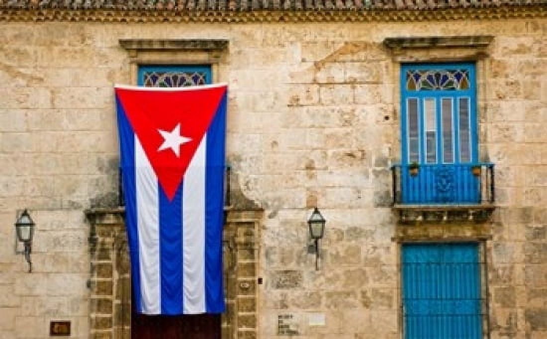 Plaza de la Catedral Old Havana Cuba Canvas Art - Jerry Ginsberg DanitaDelimont (24 x 15)