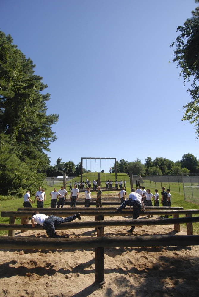 Plebes in the US Naval Academy Class of 2015 run the schools obstacle course Canvas Art - Stocktrek Images (23 x 34)