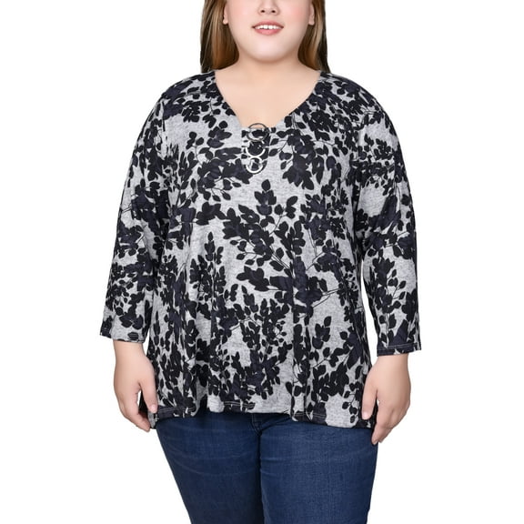 Plus Size 3/4 Sleeve 3-Ring Top
