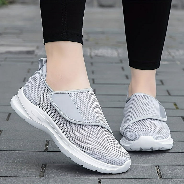Comfy sneakers for wide feet sale