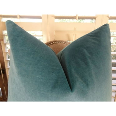 Plutus 20 x 20 in. Double Sided Contentment Peacock Handmade Throw Pillow - Teal