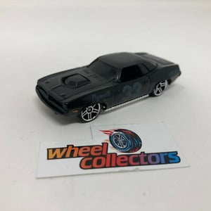 Plymouth Barracuda * 1:64 Scale Diecast Model Diorama * F623