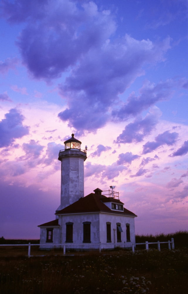 Point Wilson Lighthouse Canvas Art - Natural Selection Craig Tuttle Design Pics (12 x 19)