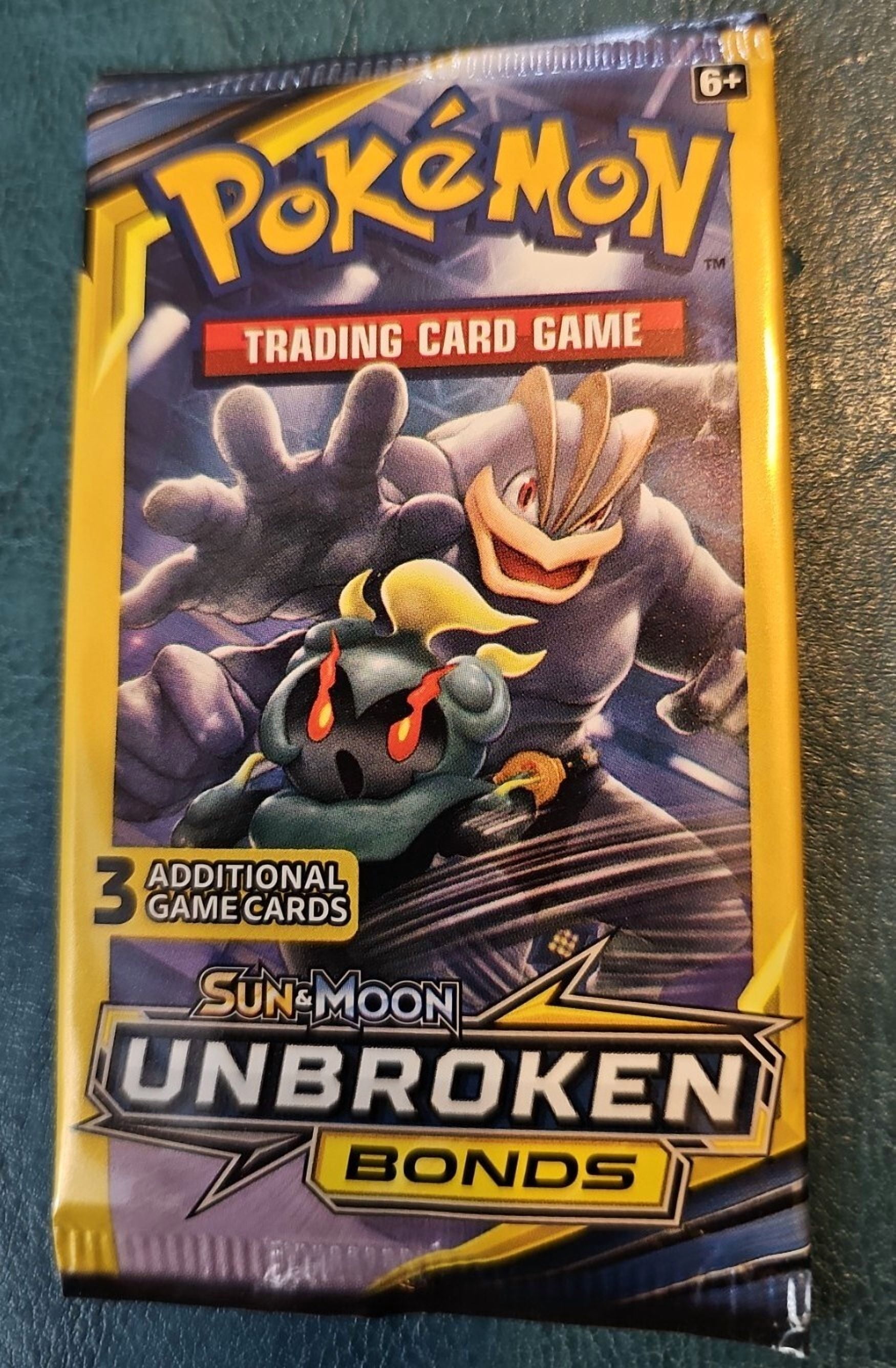 pokemon sun and moon 3 additional game cards Sun & Moon: Team Up main image 1