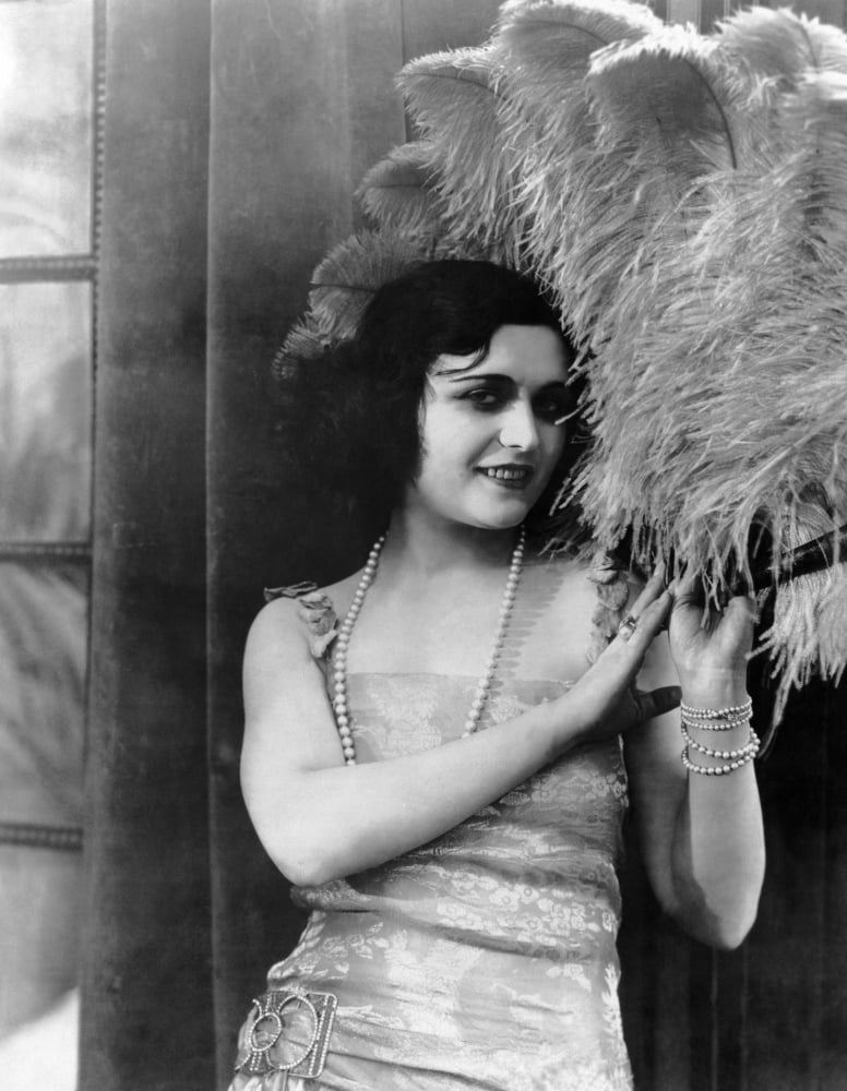 Pola Negri Canvas Art - (16 x 20)