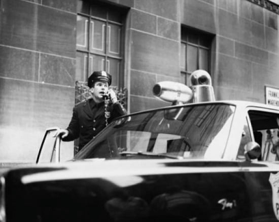Police officer using a telephone Canvas Art - (18 x 24)