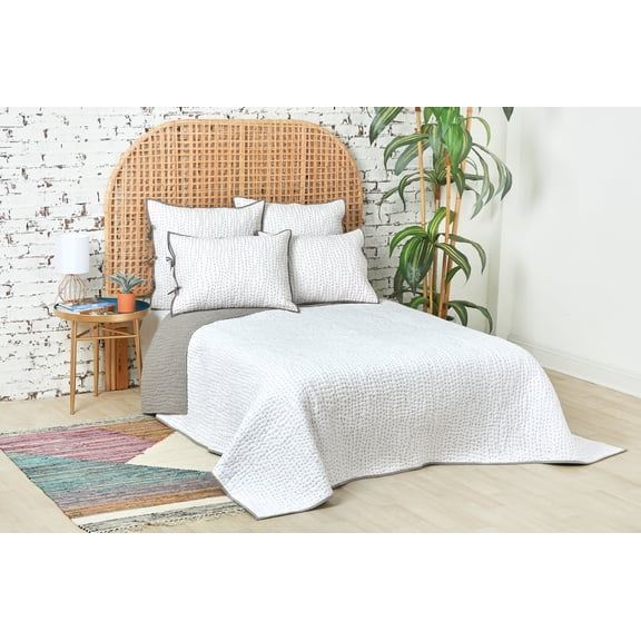Polly Reversible Twin Quilt