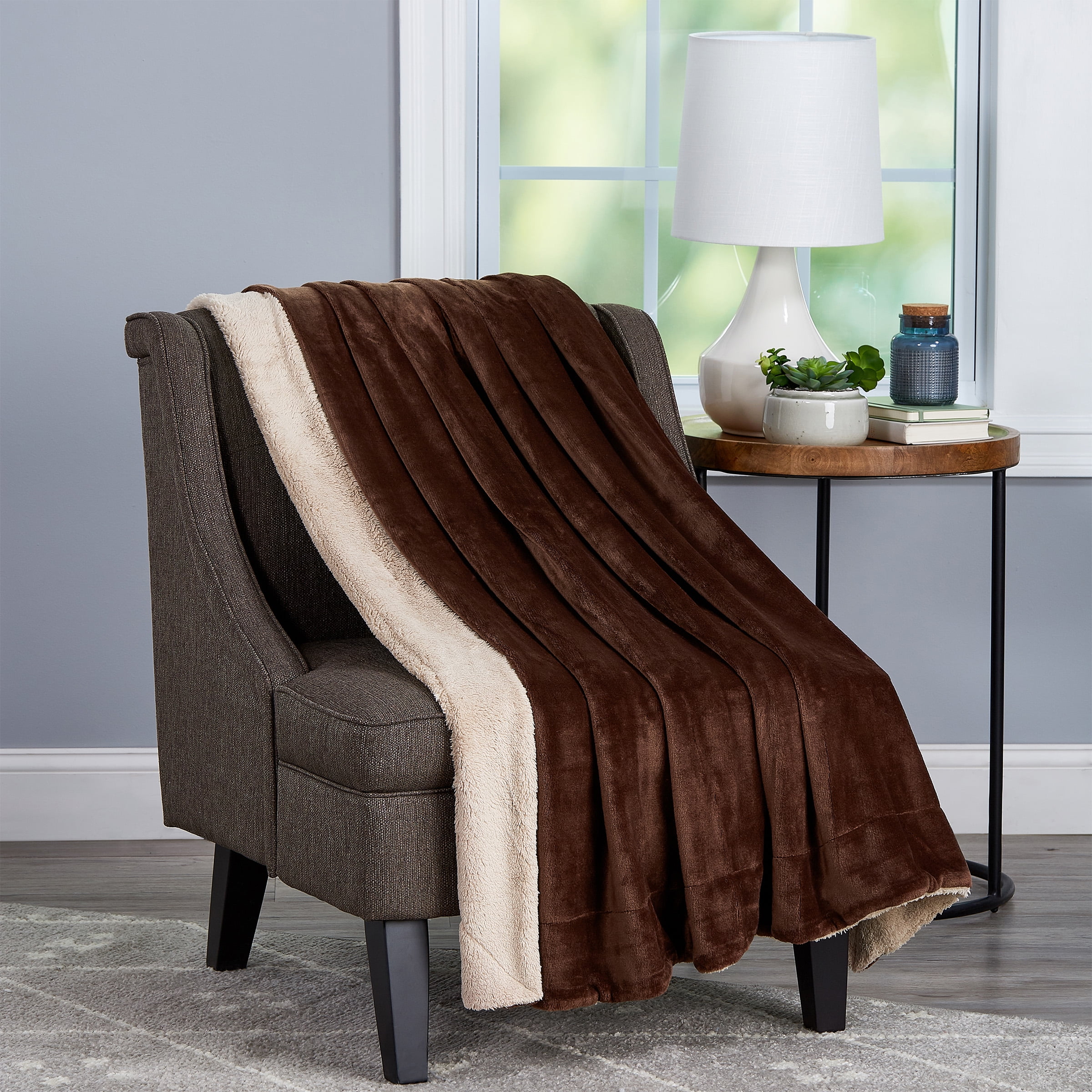 Poly Fleece Sherpa – Oversized Plush Woven Polyester Sherpa Fleece Solid Color Throw by Somerset Home (Mahogany and Dove)