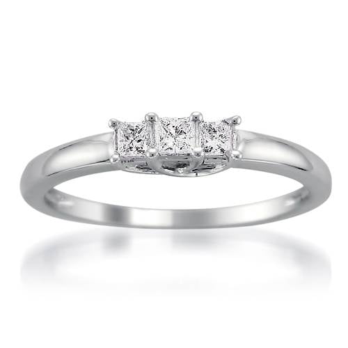 Pompeii 1/4ct 3 Stone Princess Cut Diamond Ring 14K White Gold (I/J,I2-I3)