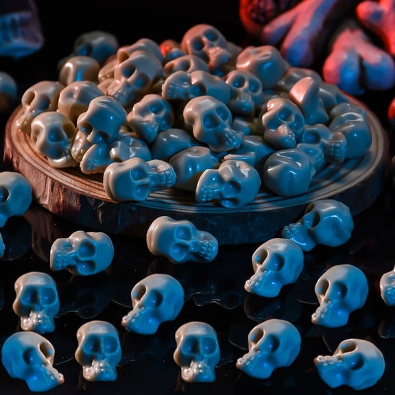 Pompotops Halloween Mini Plastic Skull Heads Miniature Figurines Skulls Heads Ornamets Halloween Decorations For DIY Halloween Crafts Home Prank Props Party Favors 50pc
