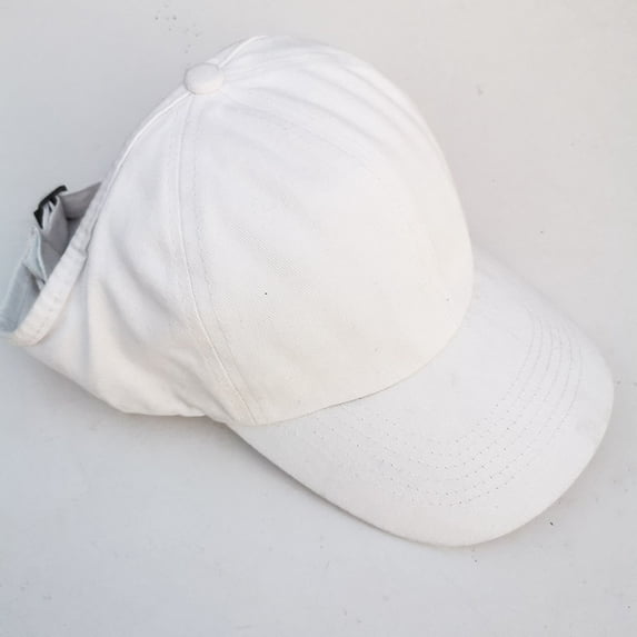 Ponytail Baseball Cap Backless Ponytail Hat Low Profile Women Retro Washed Distressed Adjustable Half-Empty Top Sunshade Baseball Cap for Women Visor Hat White One Size