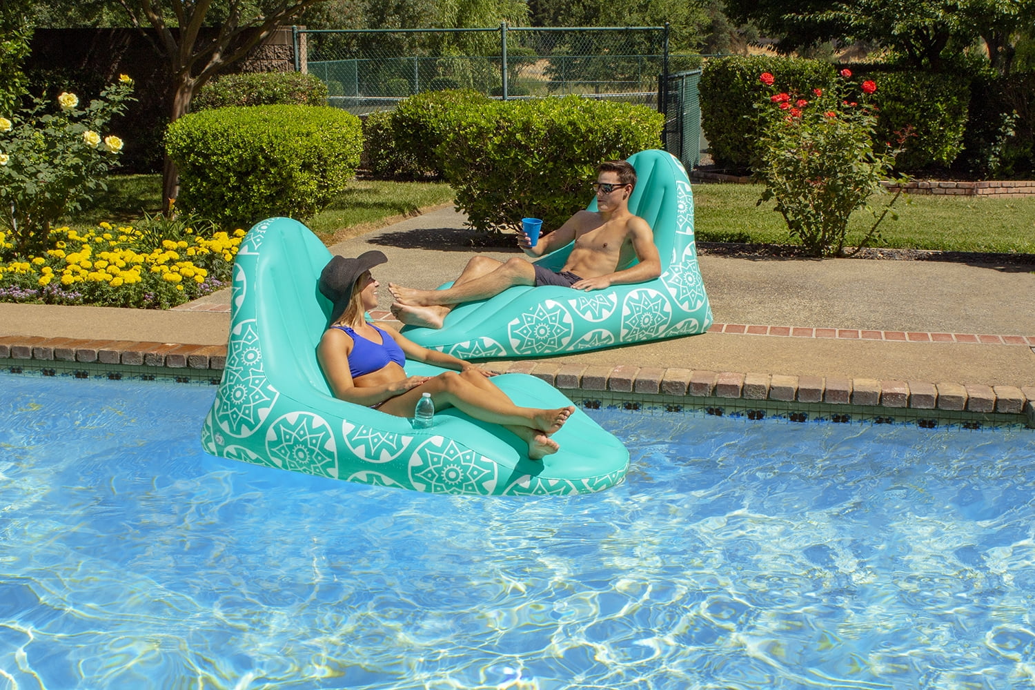 Imperial Green Inflatable Lounger with Ergonomic Design
