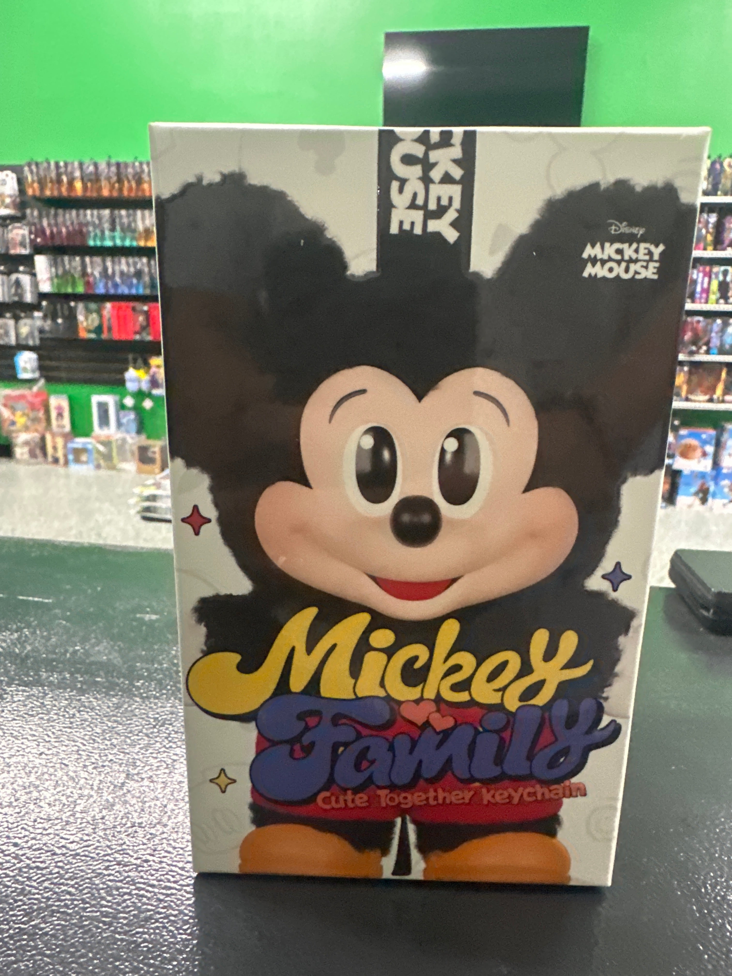 POP MART: Mickey Family Cute Together Keychain - 1 Blind Box