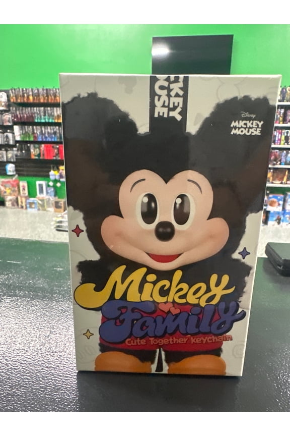 POP MART: Mickey Family Cute Together Keychain - 1 Blind Box