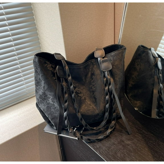 Popular Casual Chain Fashion Shoulder Preparation Tote Fresh 2024 New Fashion Solid Color Crossbody Tote Women's Bag