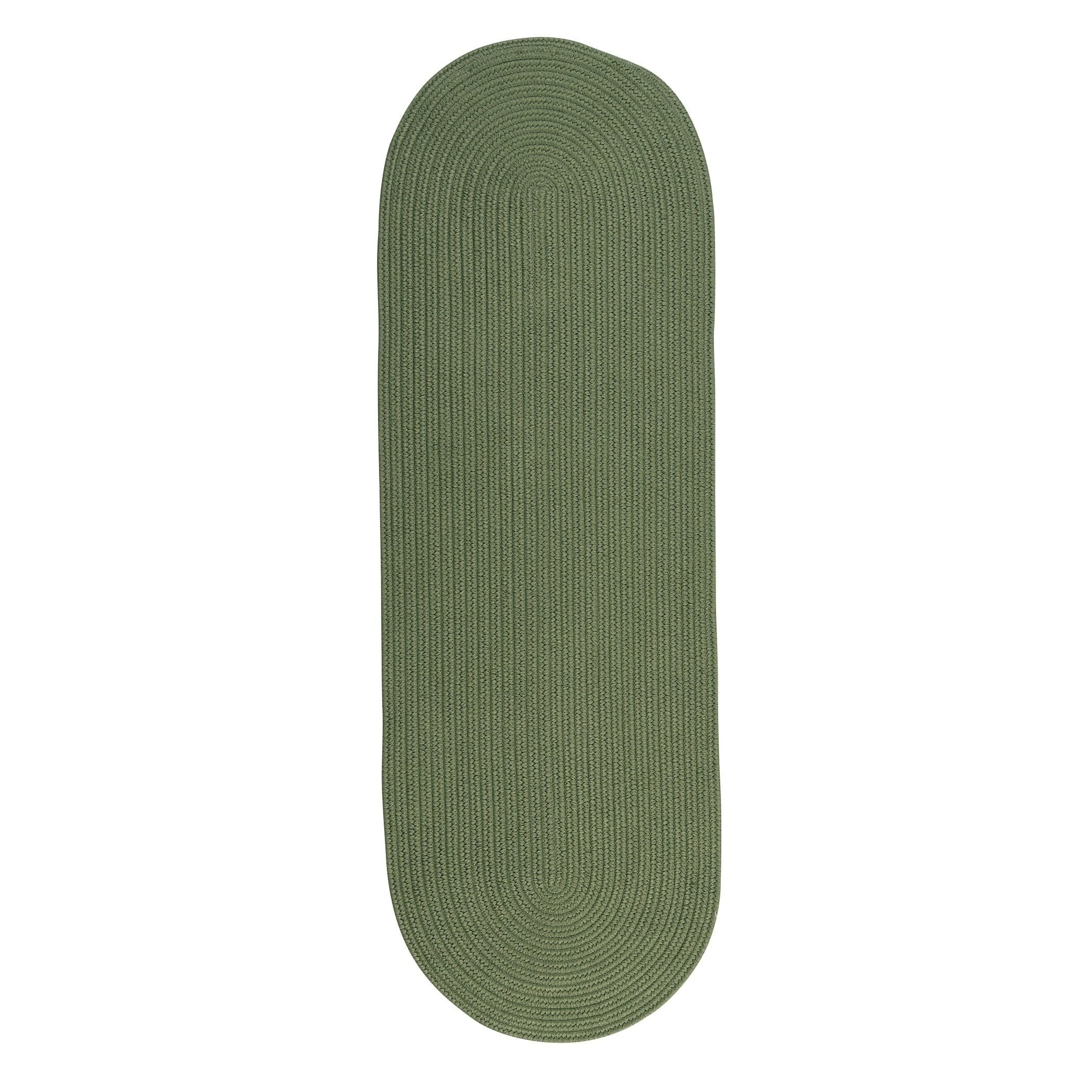 Farmhouse Christmas Rug - Braided Oval 20x30 Indoor/Outdoor Mat, Red Green & White