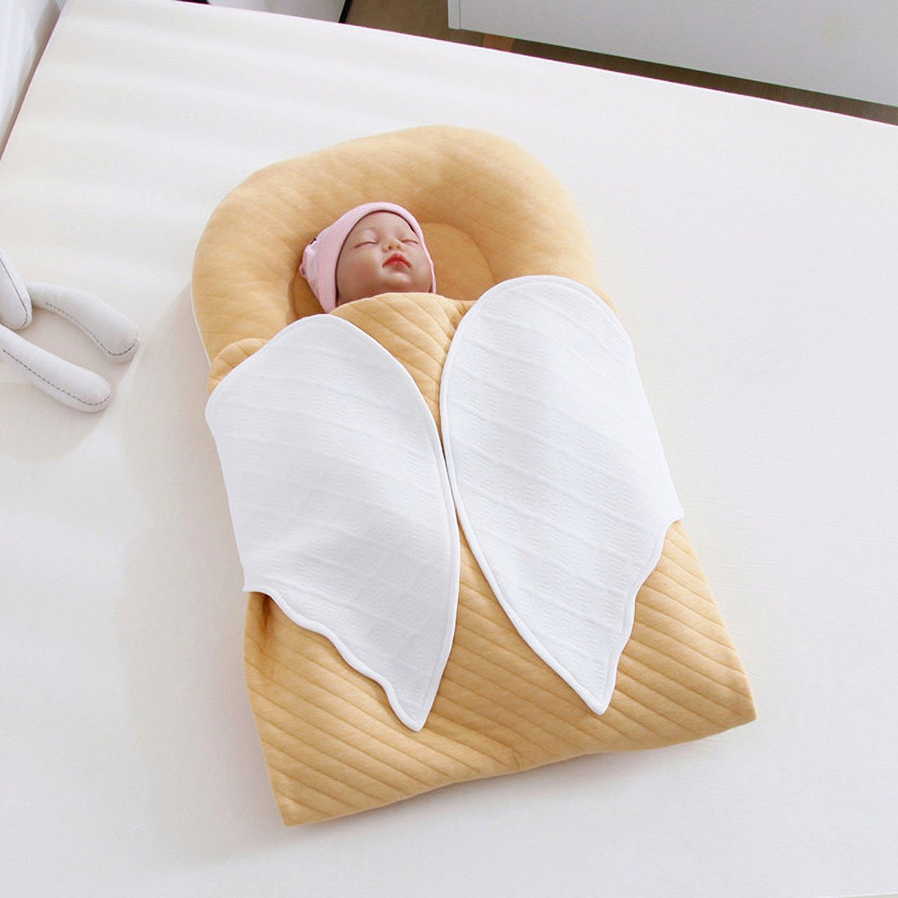 Portable Baby Bed for Girls Boys Newbor Cribs with Swing