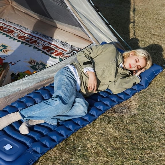 Portable Blue Inflatable Sleeping Pad, with Built-in Air Pump Design, Equipped with A Portable Bag and An Inflatable Pillow, Suitable for Camping and Traveling.