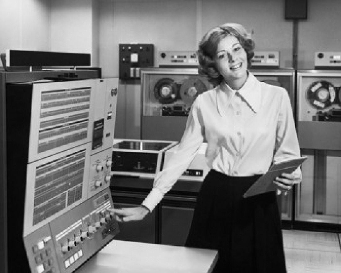 Portrait of a businesswoman operating a computer Canvas Art - (18 x 24)