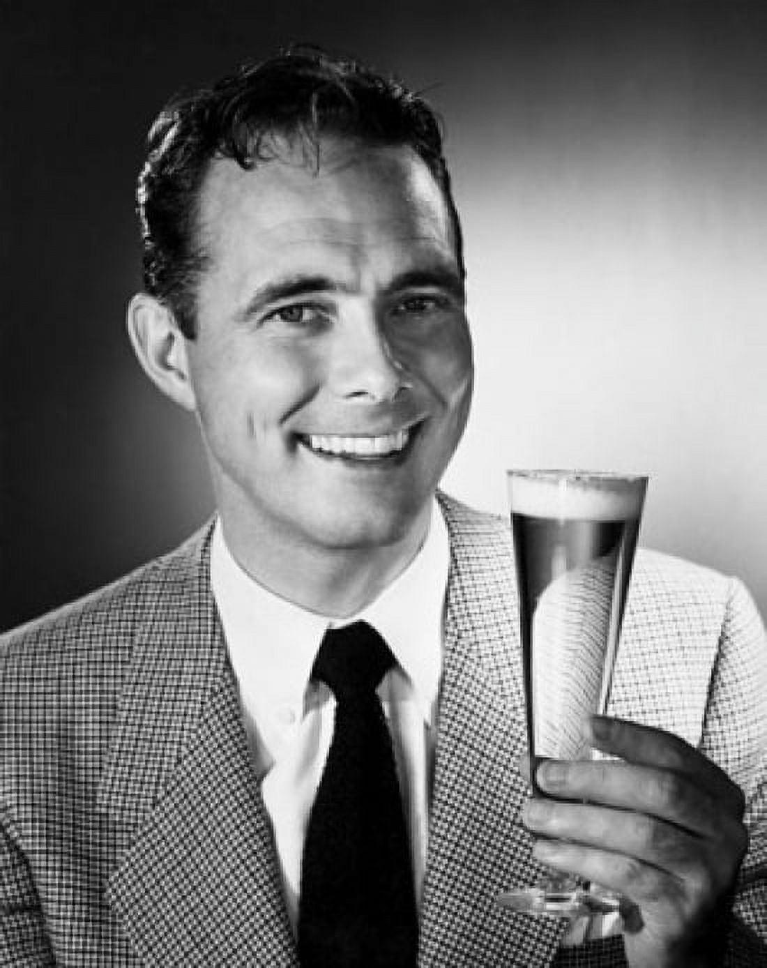 Portrait of a mid adult man holding a glass of beer Canvas Art - (24 x 36)