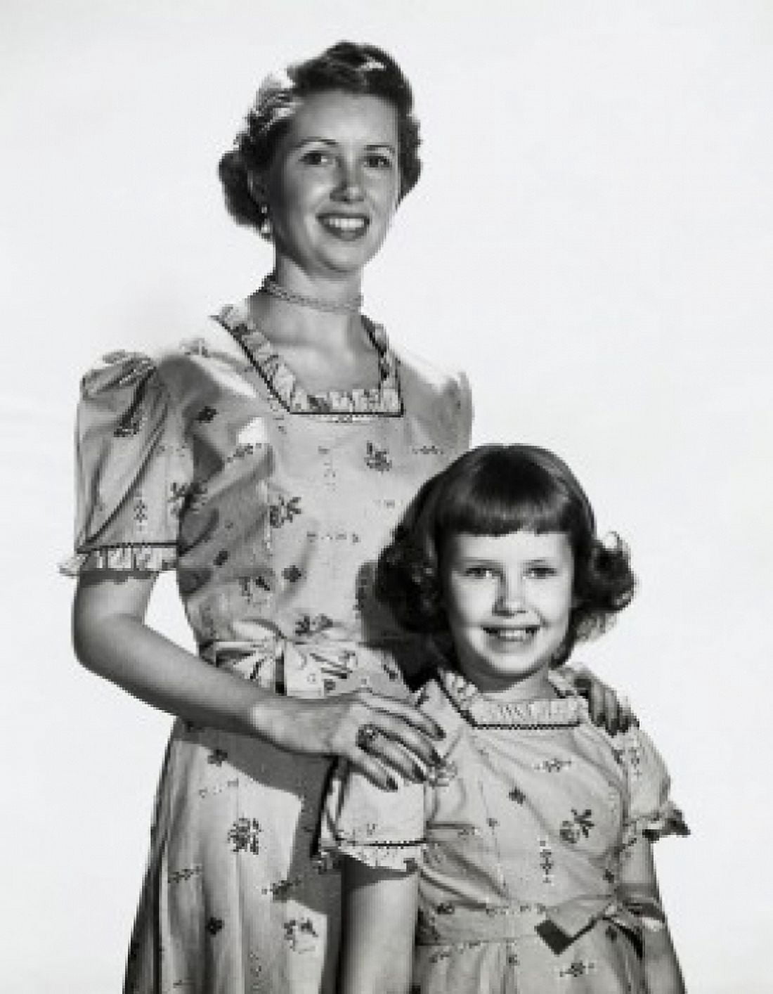 Portrait of a mother smiling with her daughter Canvas Art - (18 x 24)