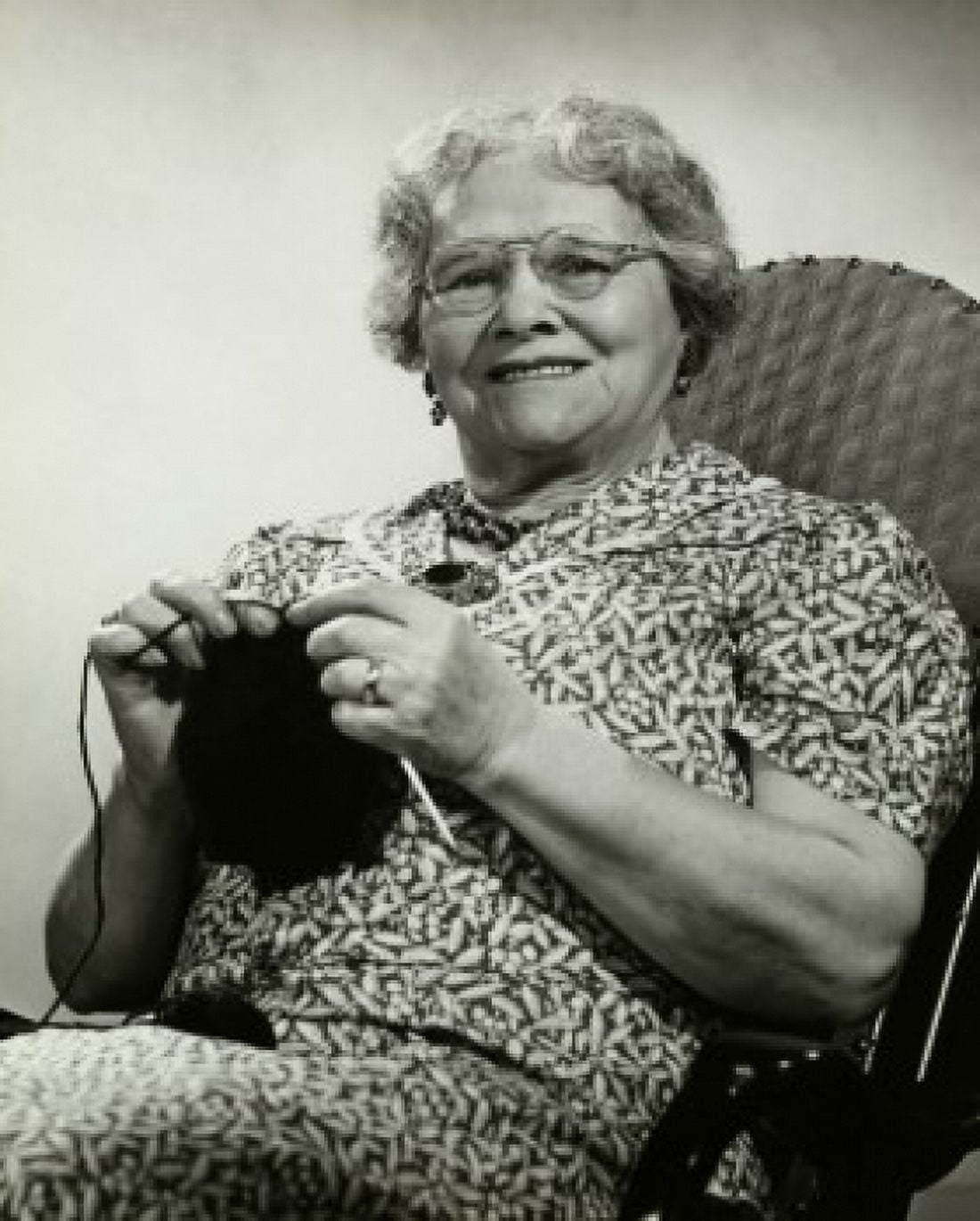 Portrait of a senior woman knitting Canvas Art - (18 x 24)
