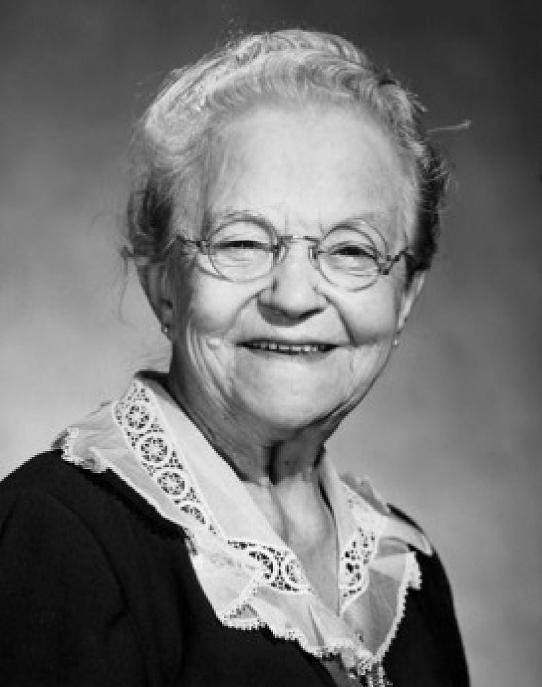 Portrait of a senior woman smiling Canvas Art - (18 x 24)