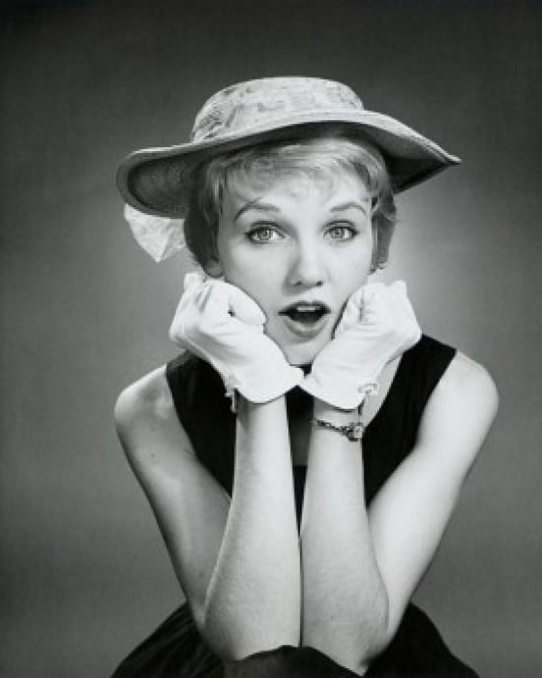 Portrait of a young woman with her hands on her chin Canvas Art - (18 x 24)