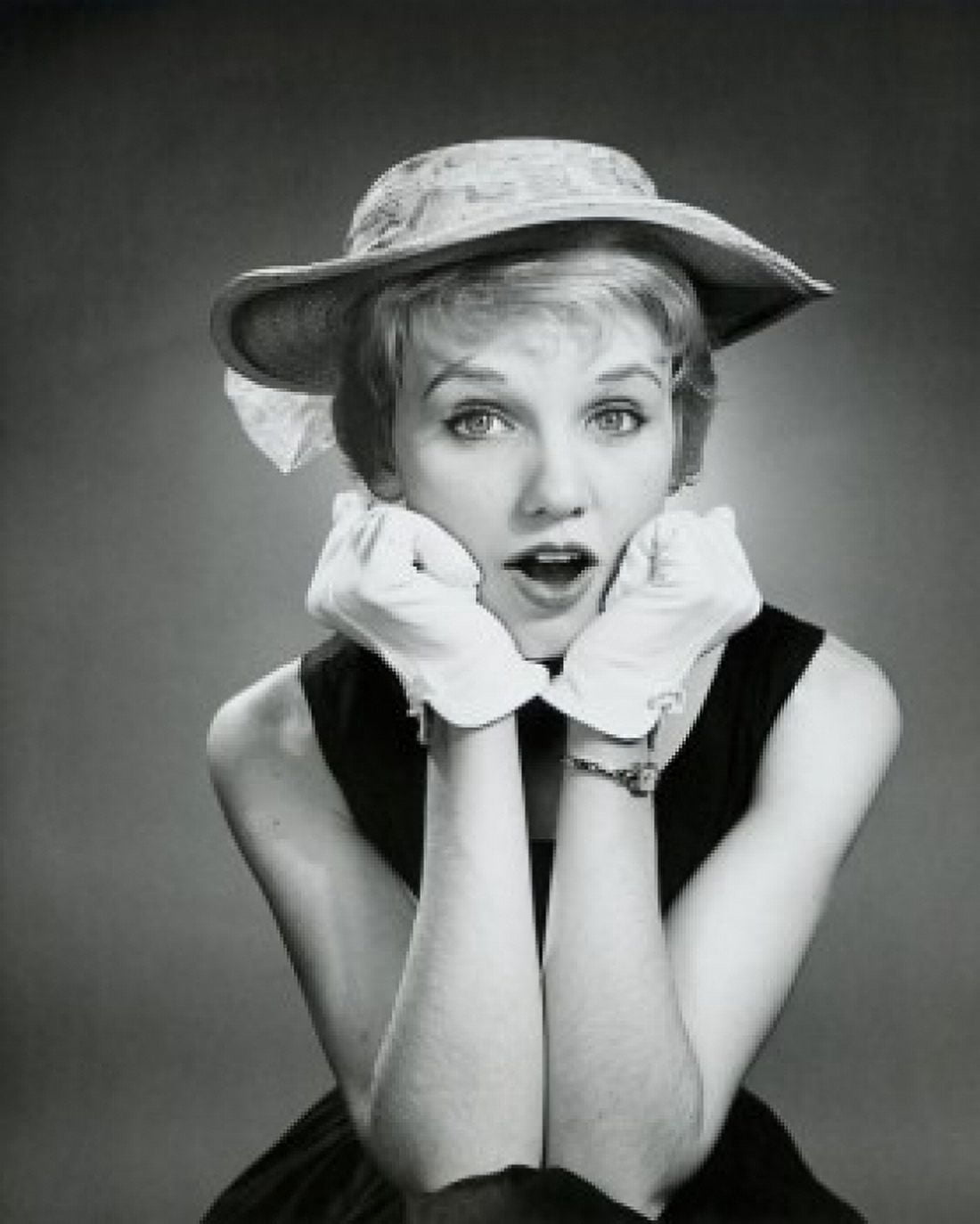 Portrait of a young woman with her hands on her chin Canvas Art - (24 x 36)
