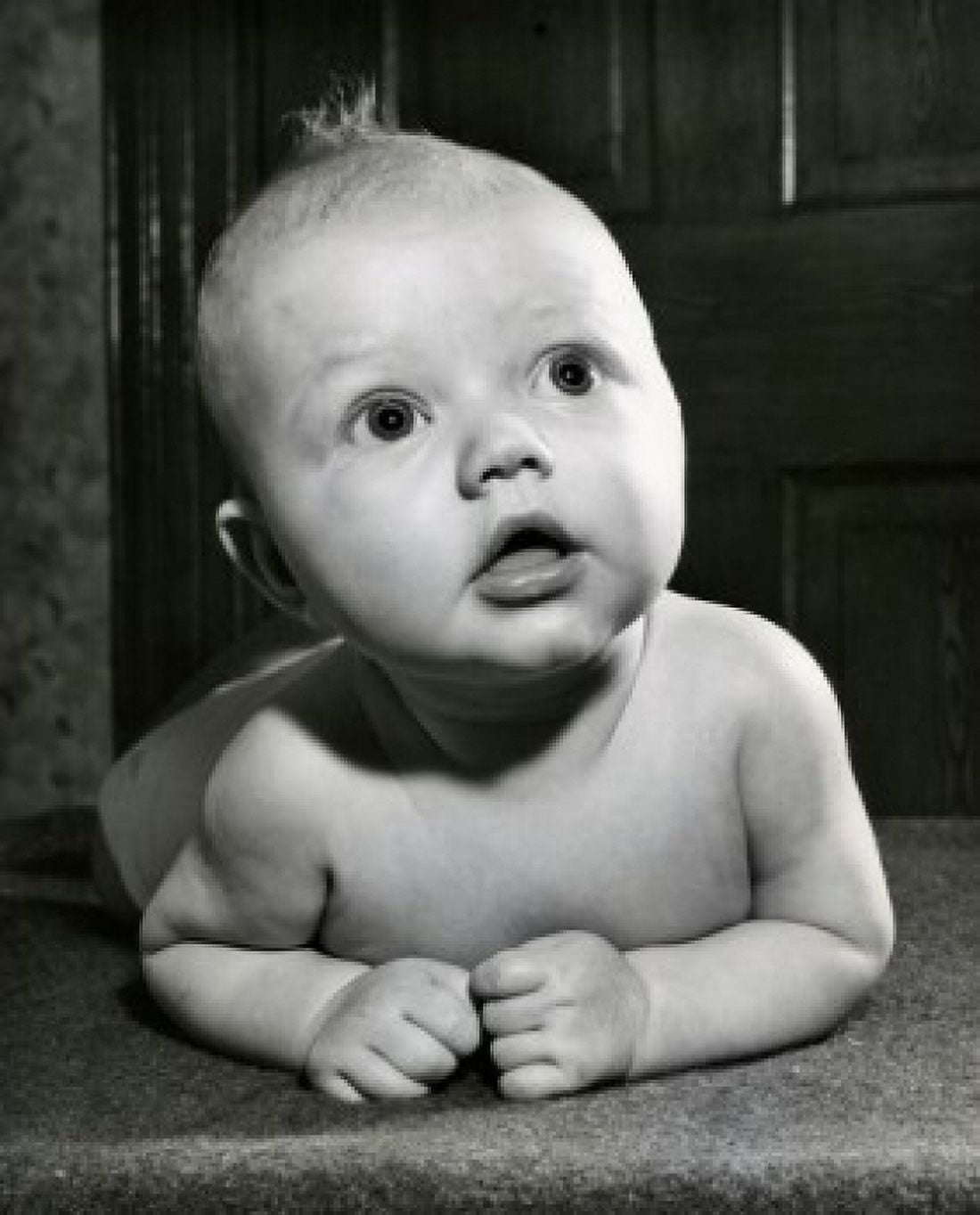 Portrait of baby crawling Canvas Art - (18 x 24)