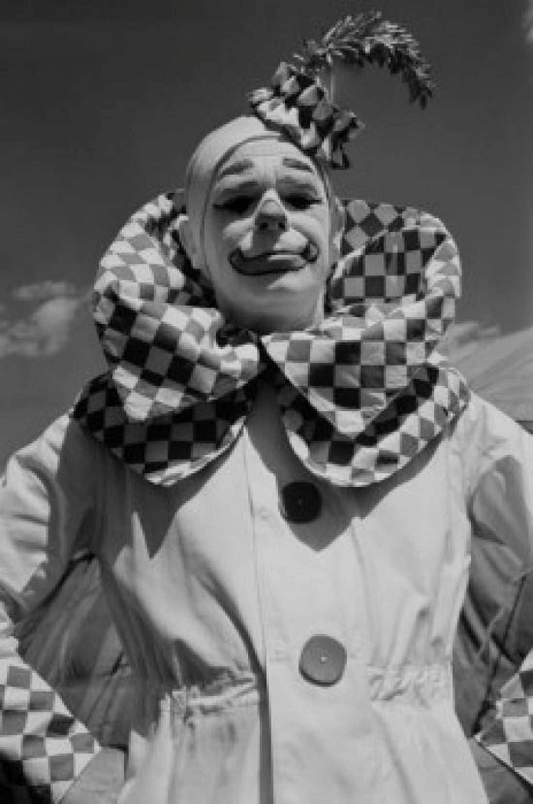 Portrait of clown Canvas Art - (24 x 36)