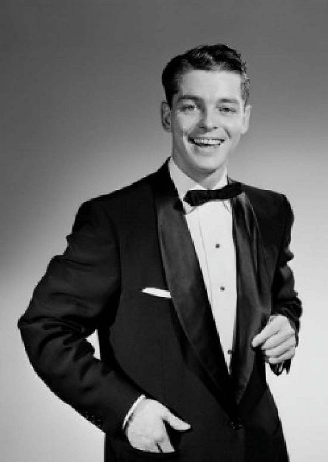 Portrait of elegant young man Canvas Art - (18 x 24)