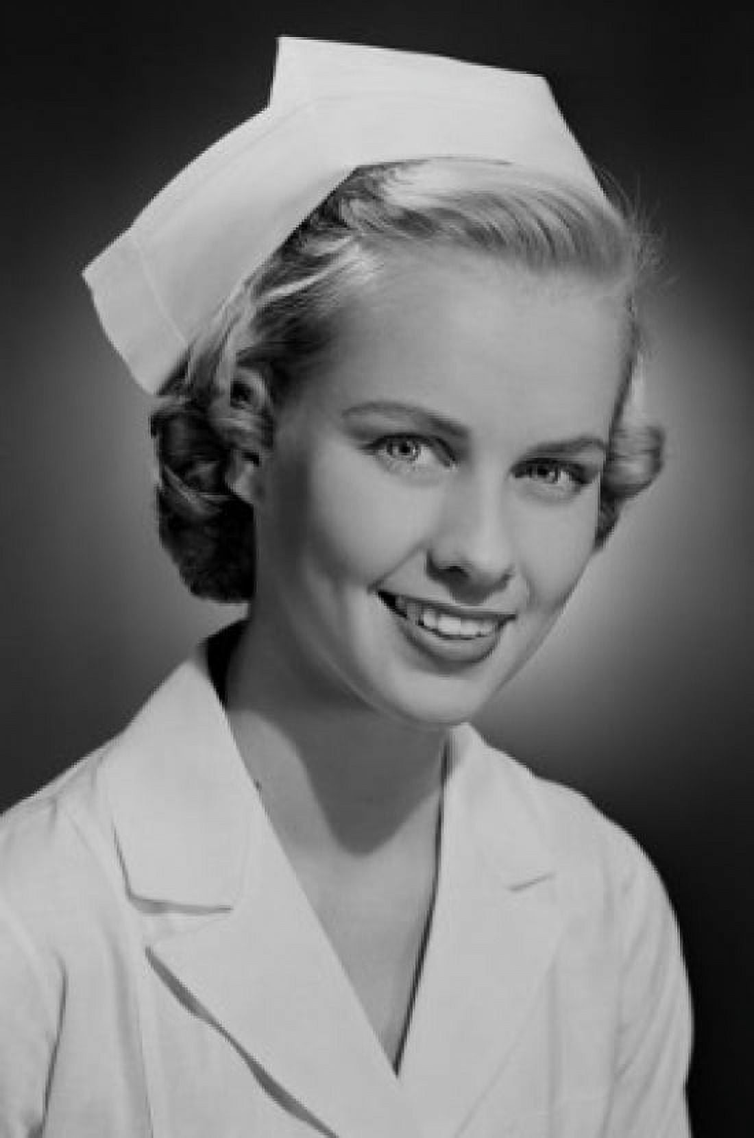 Portrait of female nurse Canvas Art - (18 x 24)
