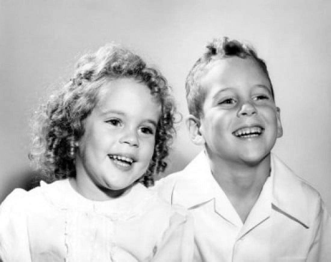 Portrait of girl and boy Canvas Art - (18 x 24)