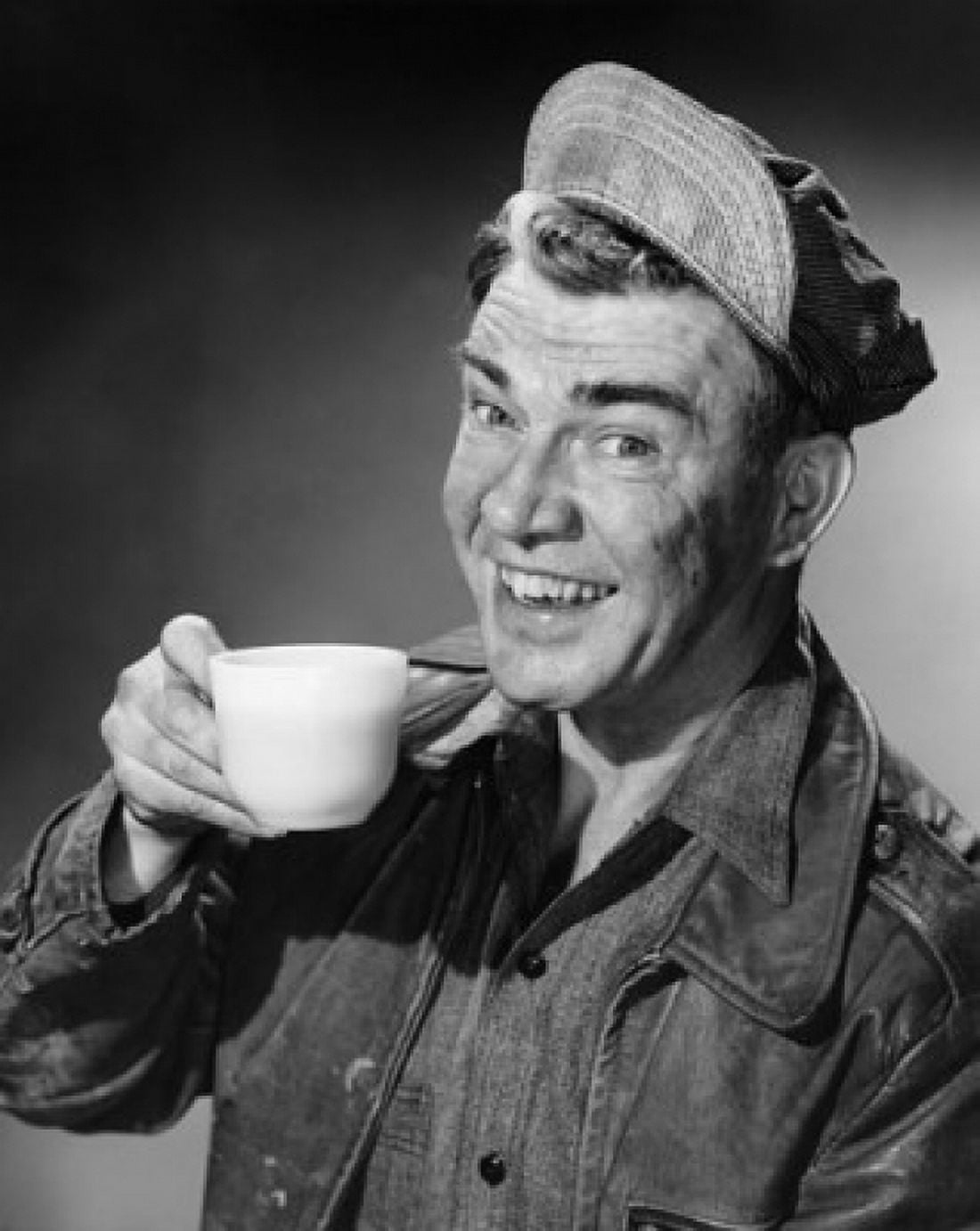 Portrait of mature man holding coffee cup Canvas Art - (18 x 24)