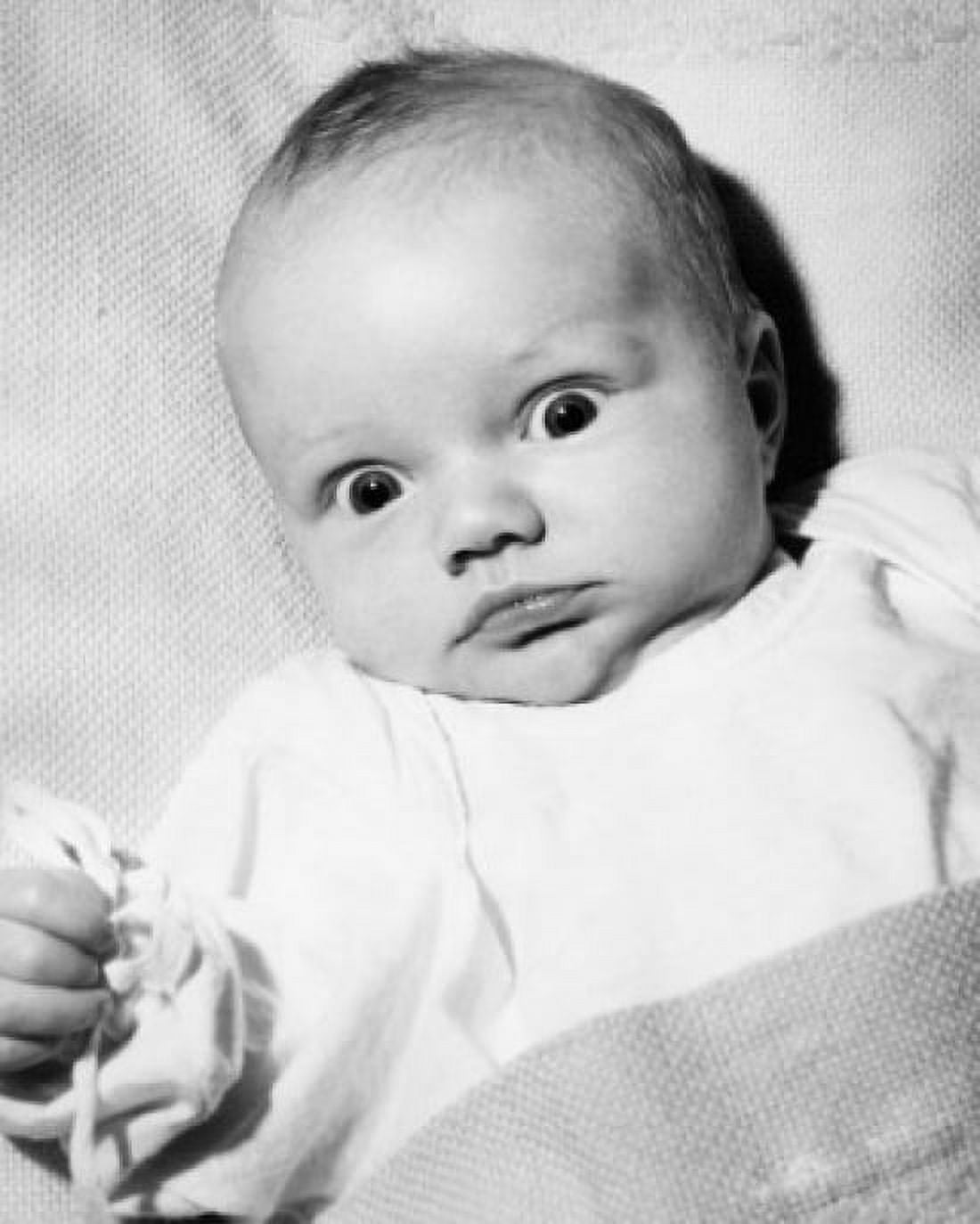 Portrait of newborn Canvas Art - (24 x 36)