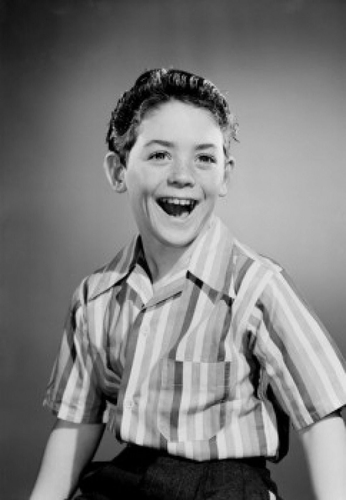 Portrait of smiling boy Canvas Art - (18 x 24)